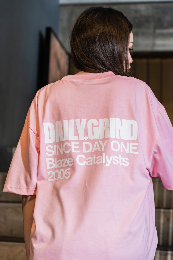 DAILY GRIND BLAZE POCKET TEE PINK