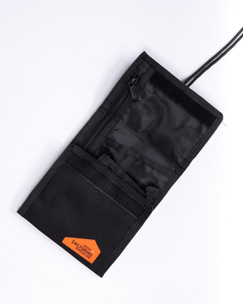 DAILY GRIND ENTIRE SLING WALLET BLACK