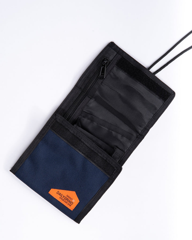 DAILY GRIND ENTIRE SLING WALLET NAVY BLUE