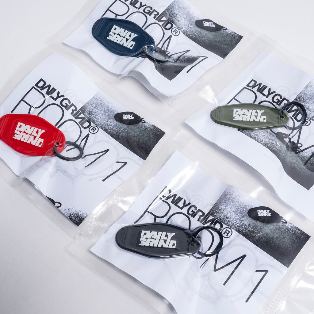 DAILY GRIND ROOM 1 SQUARE KEYCHAIN