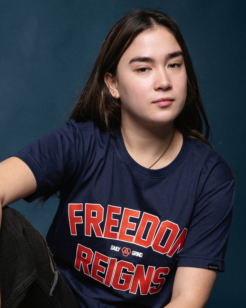 DAILY GRIND FREEDOM REIGNS TSHIRT NAVY BLUE