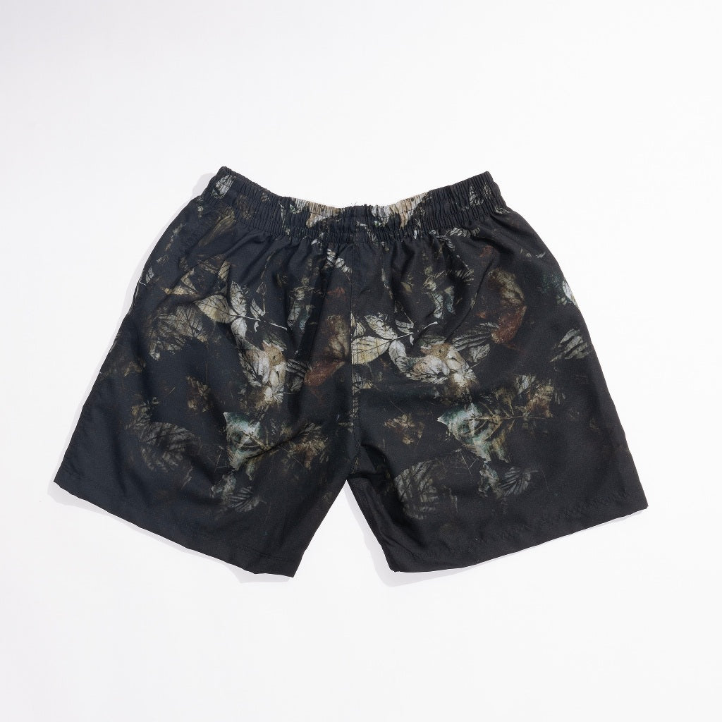 DAILY GRIND DYNAMICS FIND YOUR PACE LEAF SHORTS BLACK