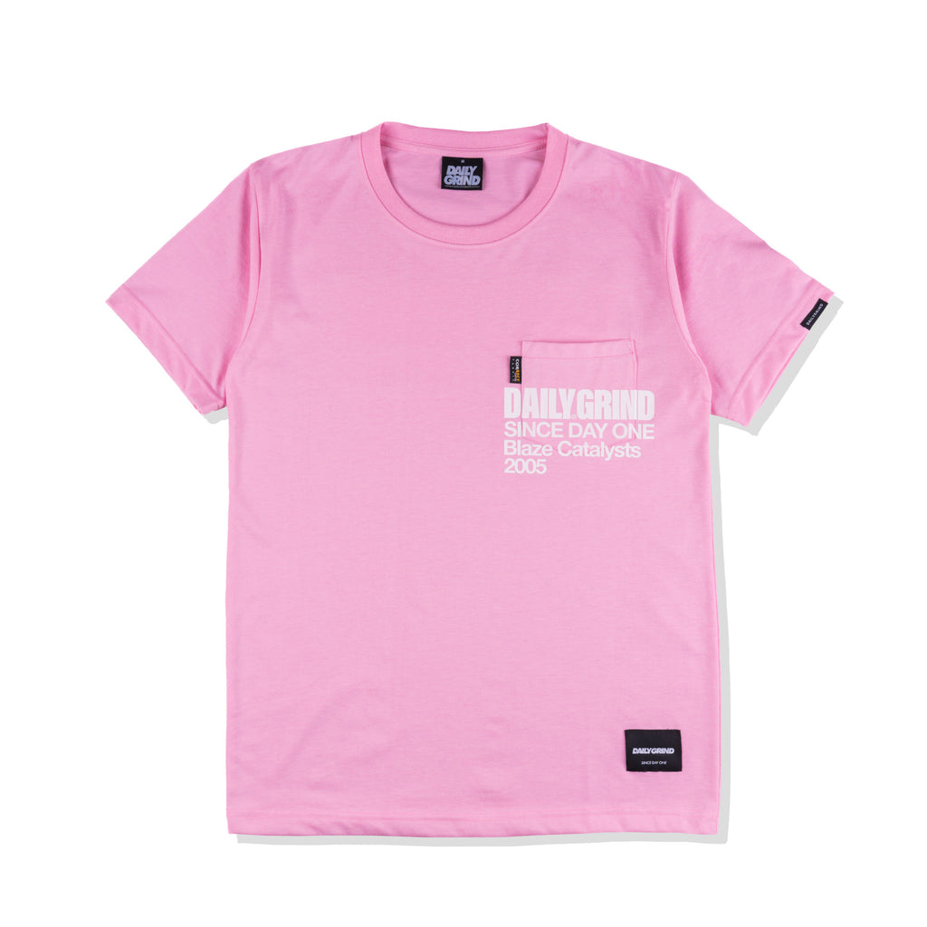 DAILY GRIND BLAZE POCKET TEE PINK