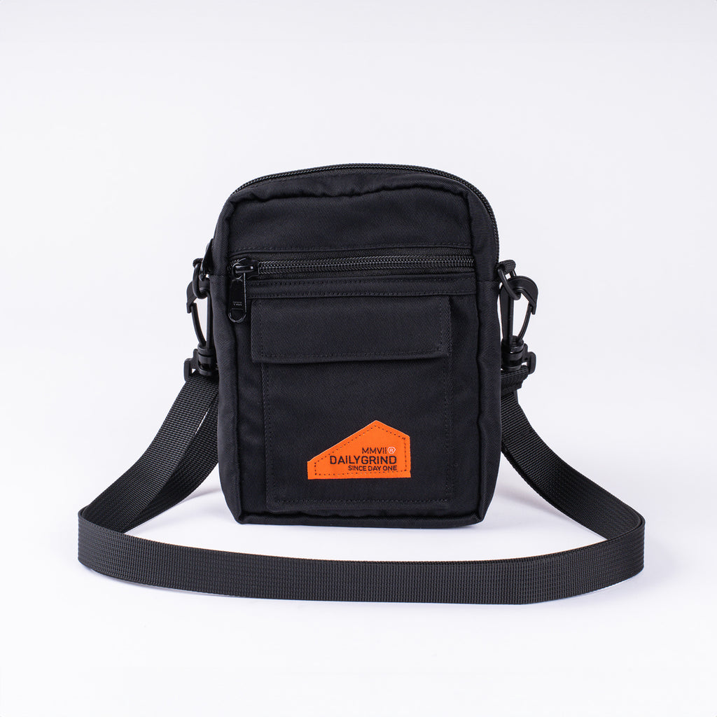 DAILY GRIND COMMUTE SLING BAG BLACK