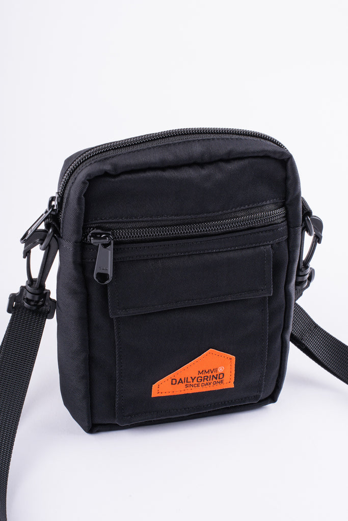 DAILY GRIND COMMUTE SLING BAG BLACK