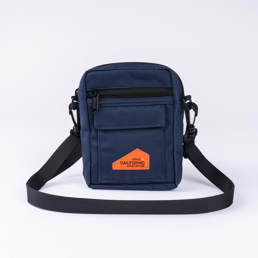 DAILY GRIND COMMUTE SLING BAG NAVY BLUE