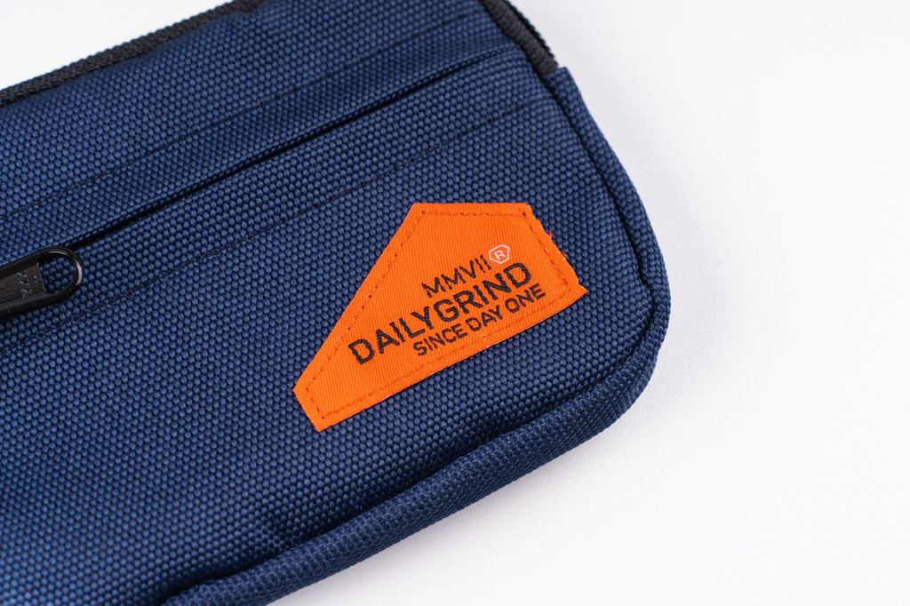 DAILY GRIND DAILY POUCH NAVY BLUE