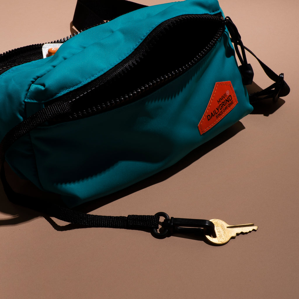 DAILY GRIND CHASE BELT BAG KHAKI